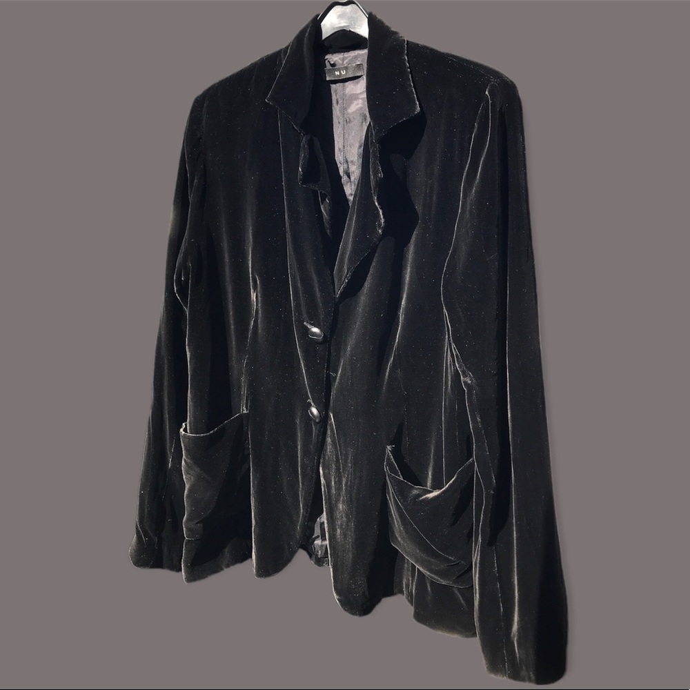 Black Silk velvet blazer by Nu. Dressy but unstructured. Estimated size L